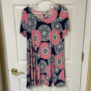 Women’s dress with pockets. Size small. Very comfortable.